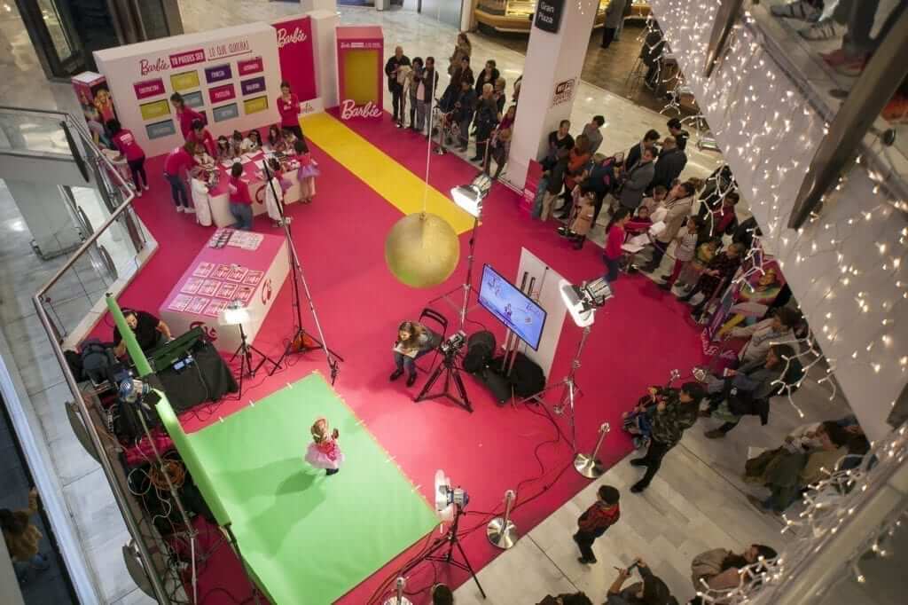 plato virtual de Barbie, estrategia de brand experience 