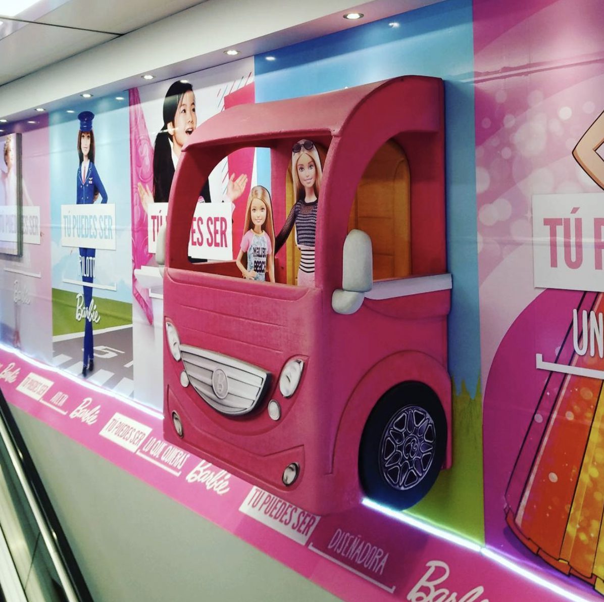 camion-barbie retail Acción Beefeater en el punto de venta